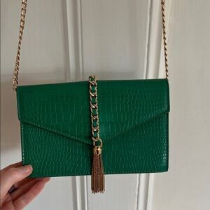 Green Croc-Embossed Chain Strap Bag